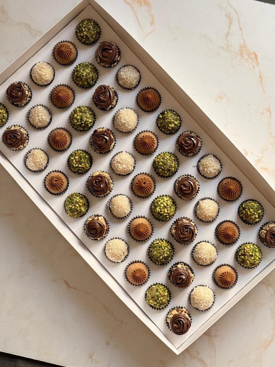Large brigadeiro box, 49 pieces