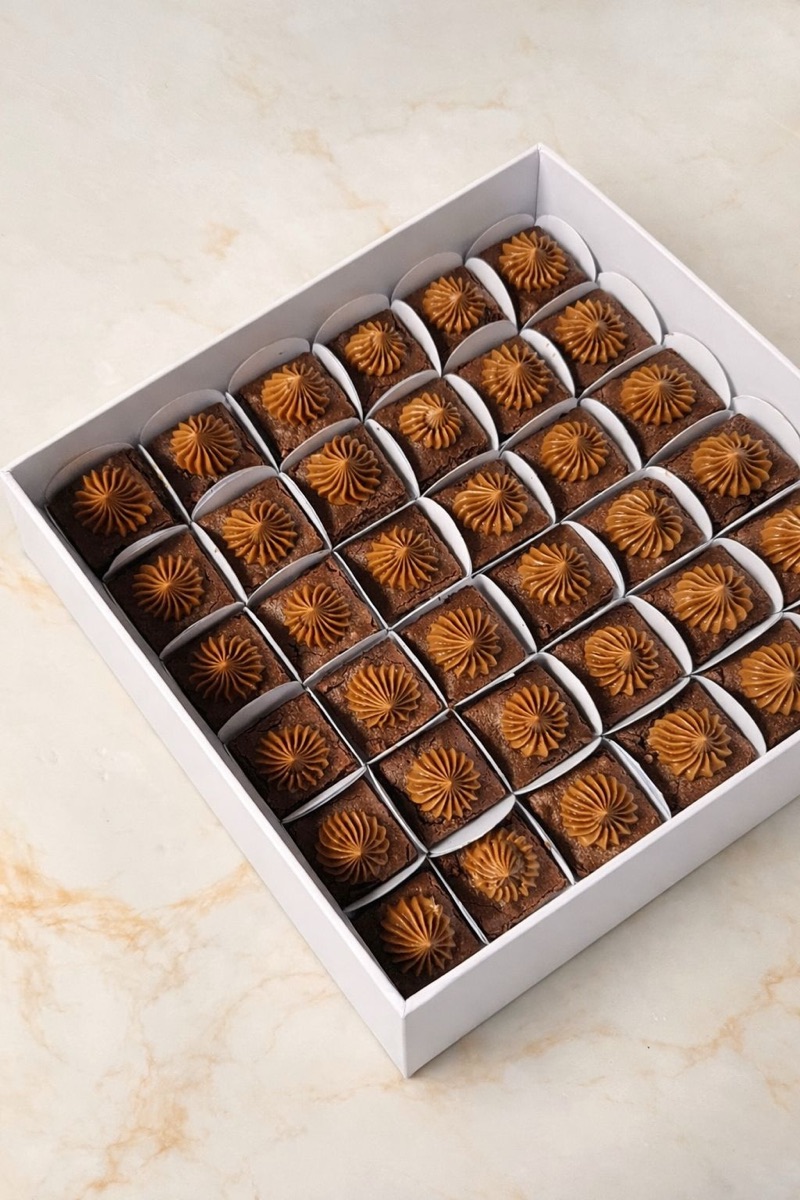 Brownie bites with dulce de leche